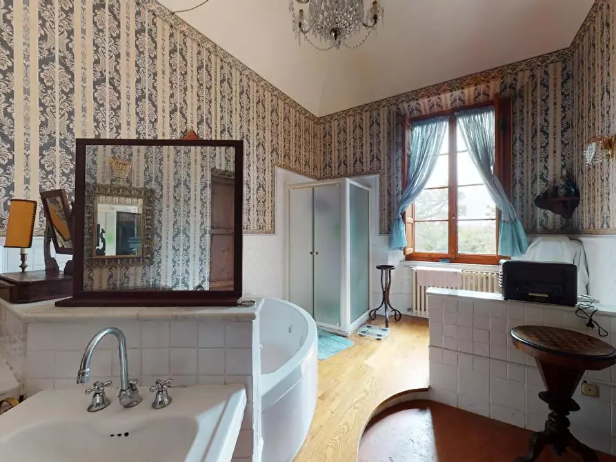 Immagine 19 di Villa in vendita  a Cascina