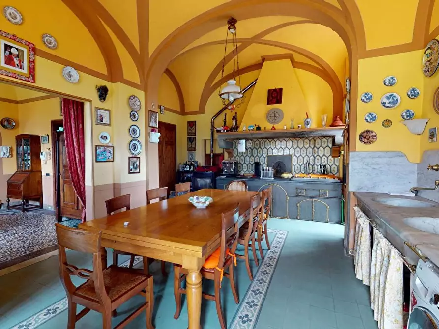 Immagine 9 di Villa in vendita  a Cascina