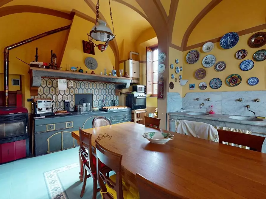 Immagine 8 di Villa in vendita  a Cascina