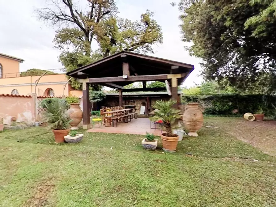 Immagine 30 di Villa in vendita  a Cascina