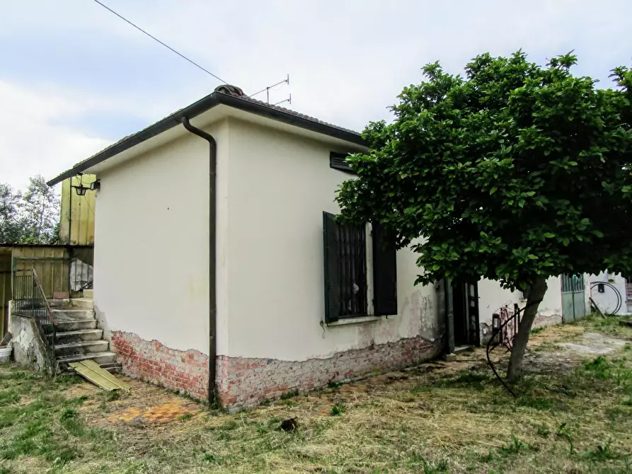 Immagine 2 di Villa in vendita  a Fucecchio