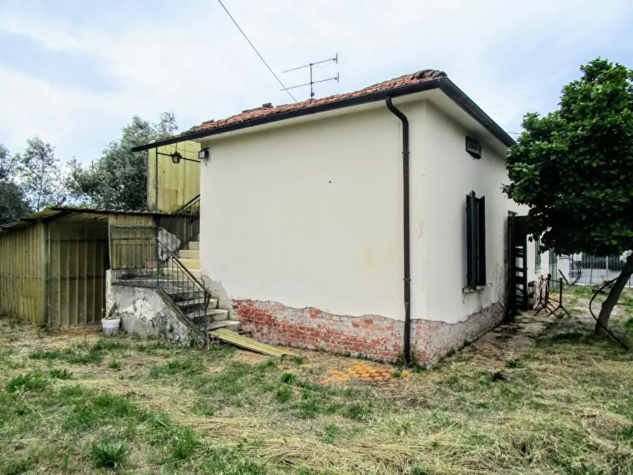 Immagine 3 di Villa in vendita  a Fucecchio