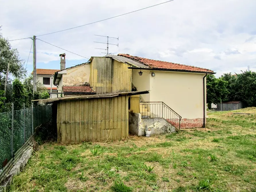 Immagine 7 di Villa in vendita  a Fucecchio