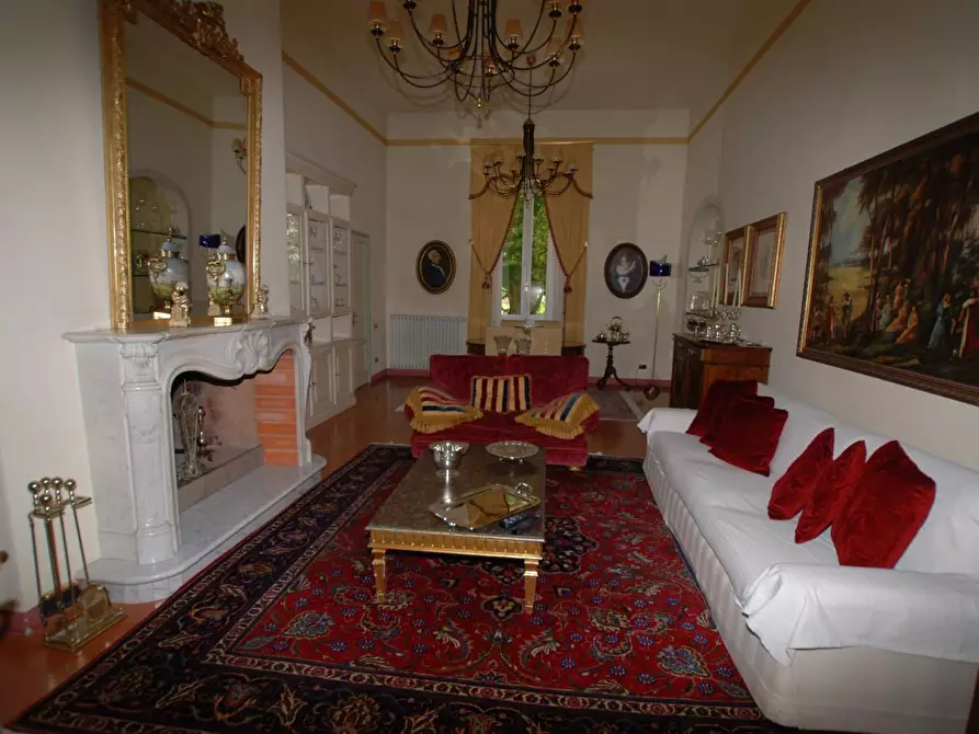 Immagine 24 di Villa in vendita  a Santa Maria A Monte