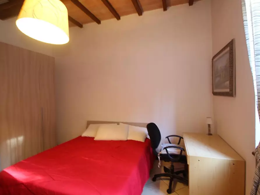 Immagine 8 di Appartamento in vendita  a Siena