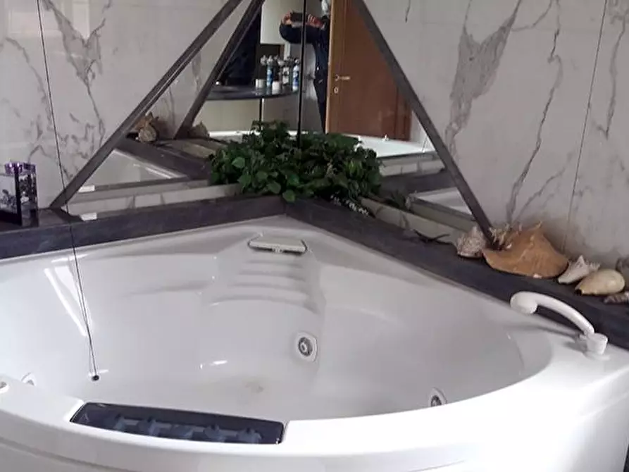 Immagine 30 di Casa semindipendente in vendita  a Carrara