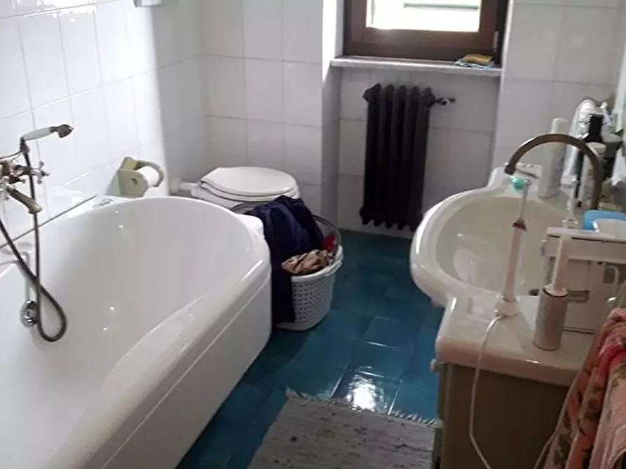 Immagine 52 di Casa semindipendente in vendita  a Carrara