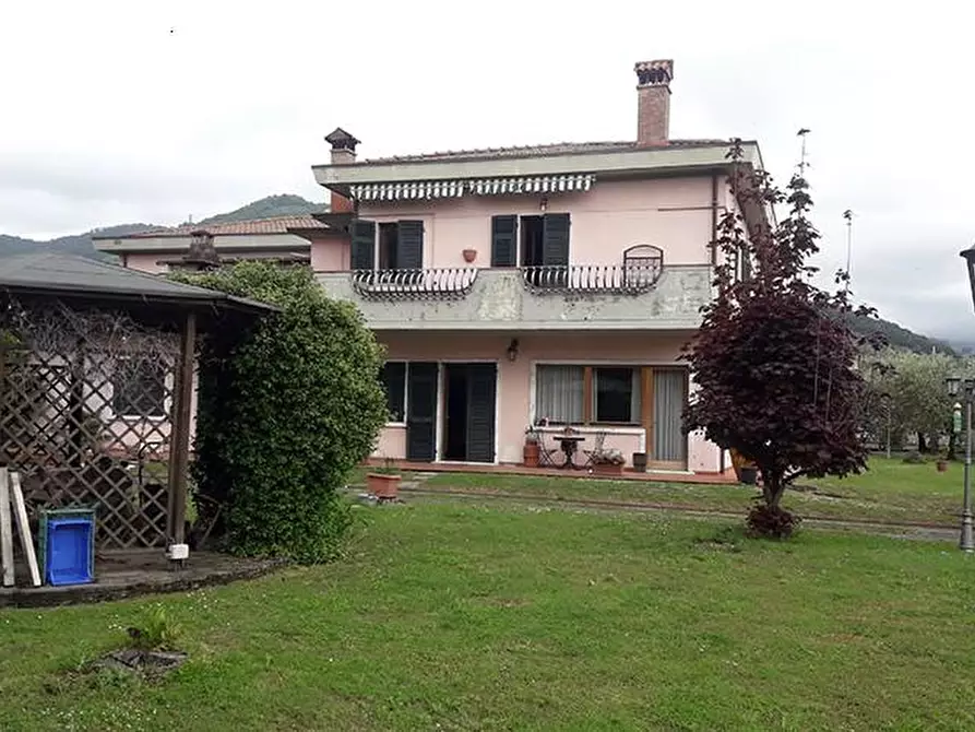 Immagine 6 di Casa semindipendente in vendita  a Carrara