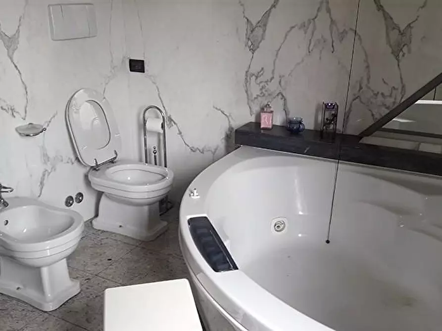 Immagine 31 di Casa semindipendente in vendita  a Carrara