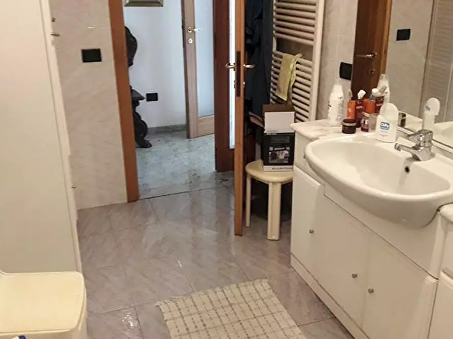 Immagine 21 di Casa semindipendente in vendita  a Carrara