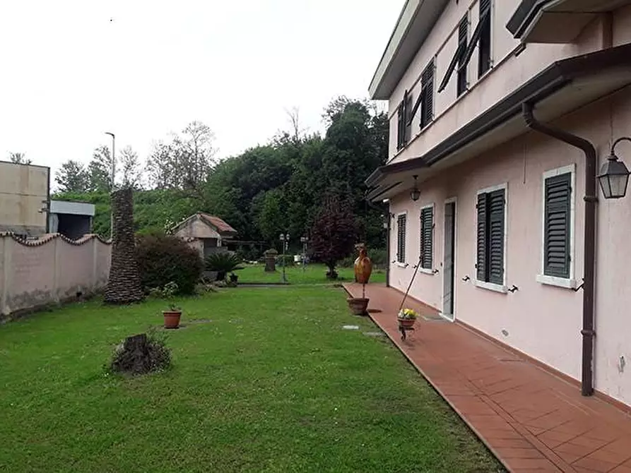 Immagine 8 di Casa semindipendente in vendita  a Carrara