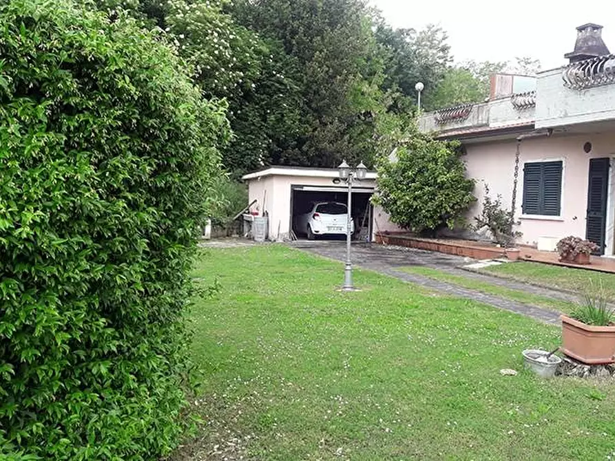 Immagine 7 di Casa semindipendente in vendita  a Carrara