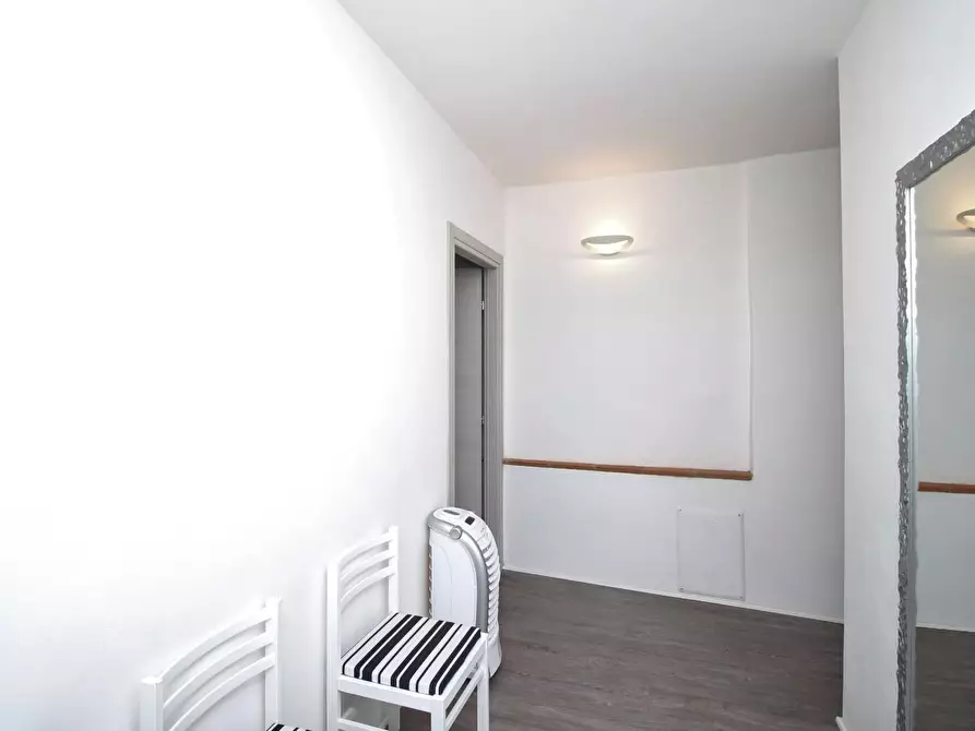 Immagine 8 di Appartamento in vendita  a Siena