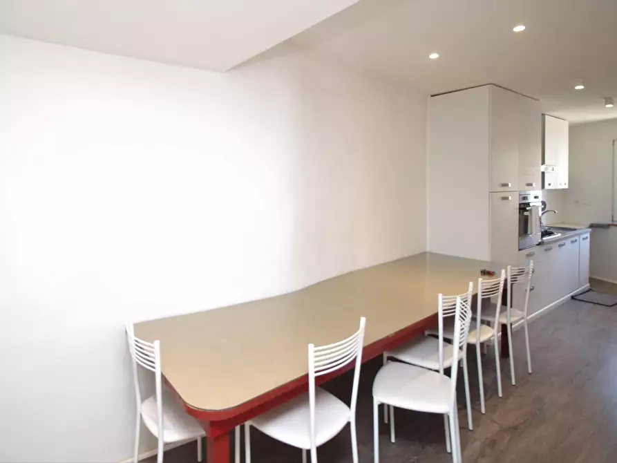 Immagine 9 di Appartamento in vendita  a Siena