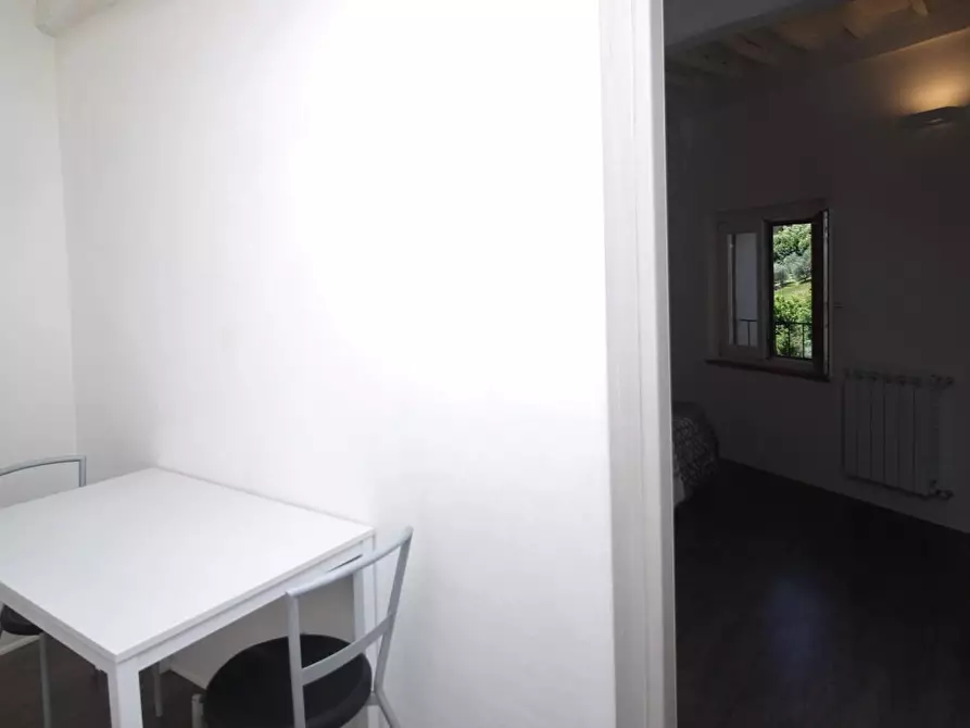 Immagine 11 di Appartamento in vendita  a Siena