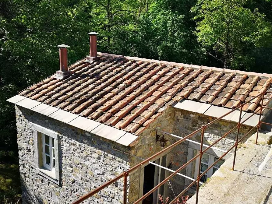 Immagine 37 di Casa colonica in vendita  a Castelnuovo Magra