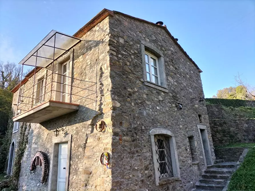 Immagine 57 di Casa colonica in vendita  a Castelnuovo Magra