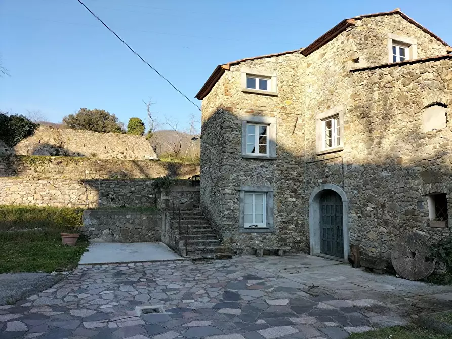 Immagine 60 di Casa colonica in vendita  a Castelnuovo Magra