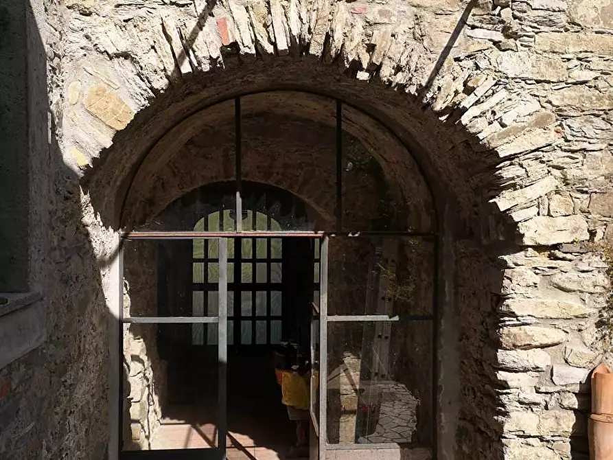 Immagine 29 di Casa colonica in vendita  a Castelnuovo Magra