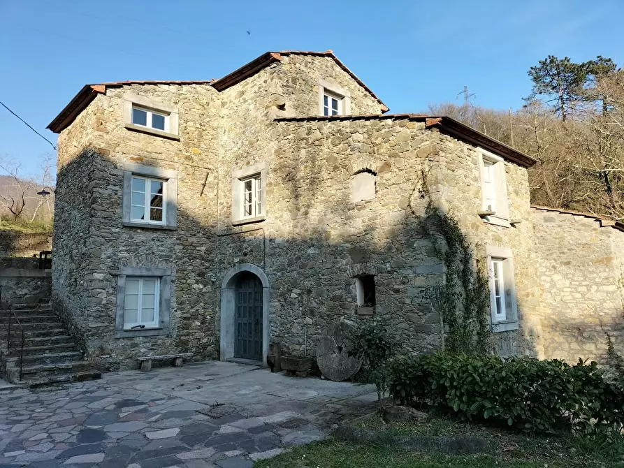 Immagine 1 di Casa colonica in vendita  a Castelnuovo Magra