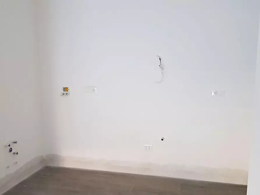 Immagine 11 di Mansarda in vendita  a Massa