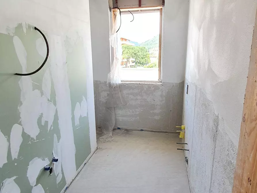 Immagine 18 di Mansarda in vendita  a Massa