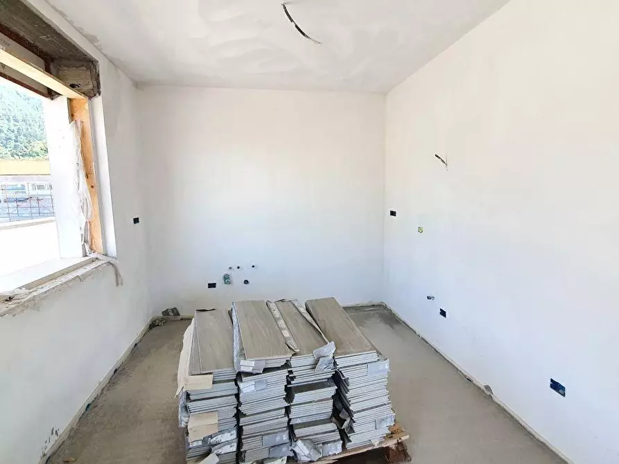 Immagine 16 di Mansarda in vendita  a Massa