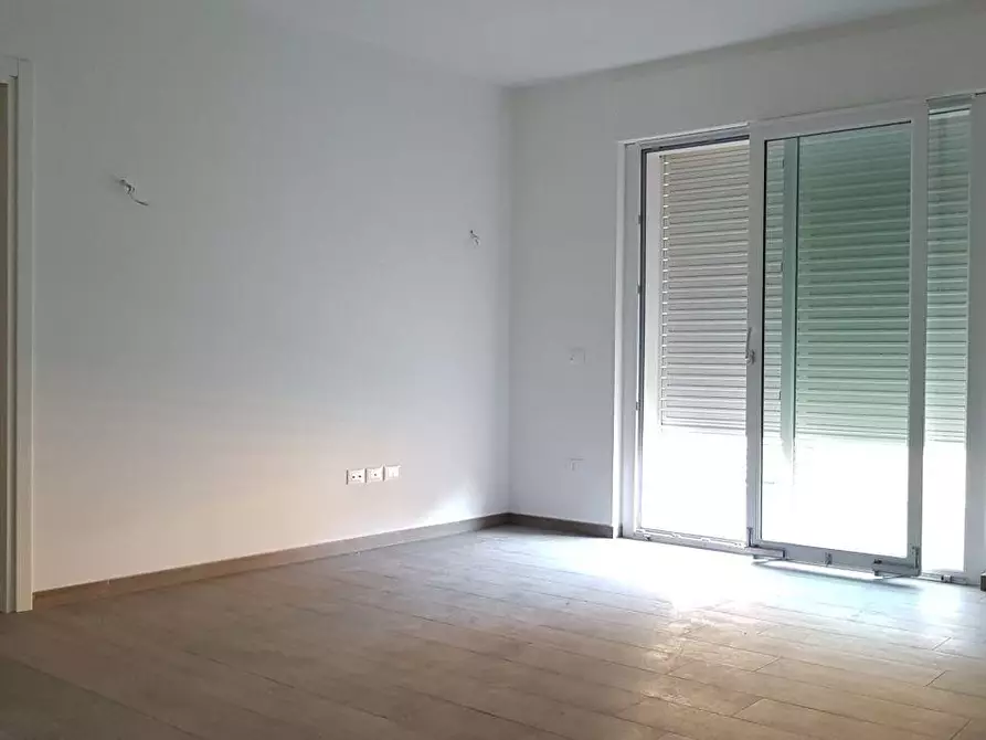 Immagine 8 di Mansarda in vendita  a Massa