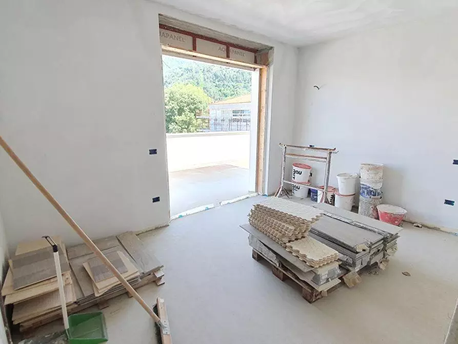 Immagine 7 di Mansarda in vendita  a Massa