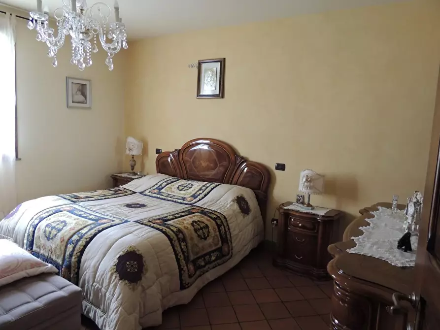 Immagine 27 di Villa in vendita  a Fucecchio