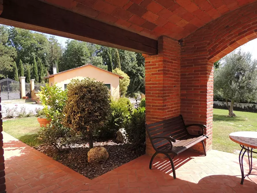 Immagine 6 di Villa in vendita  a Fucecchio