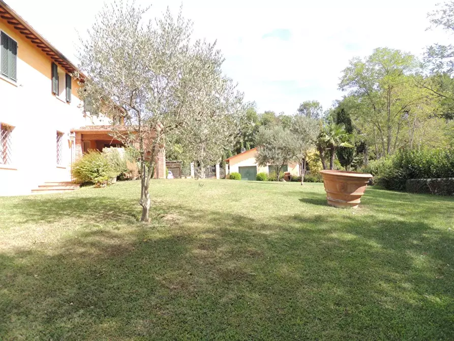 Immagine 5 di Villa in vendita  a Fucecchio