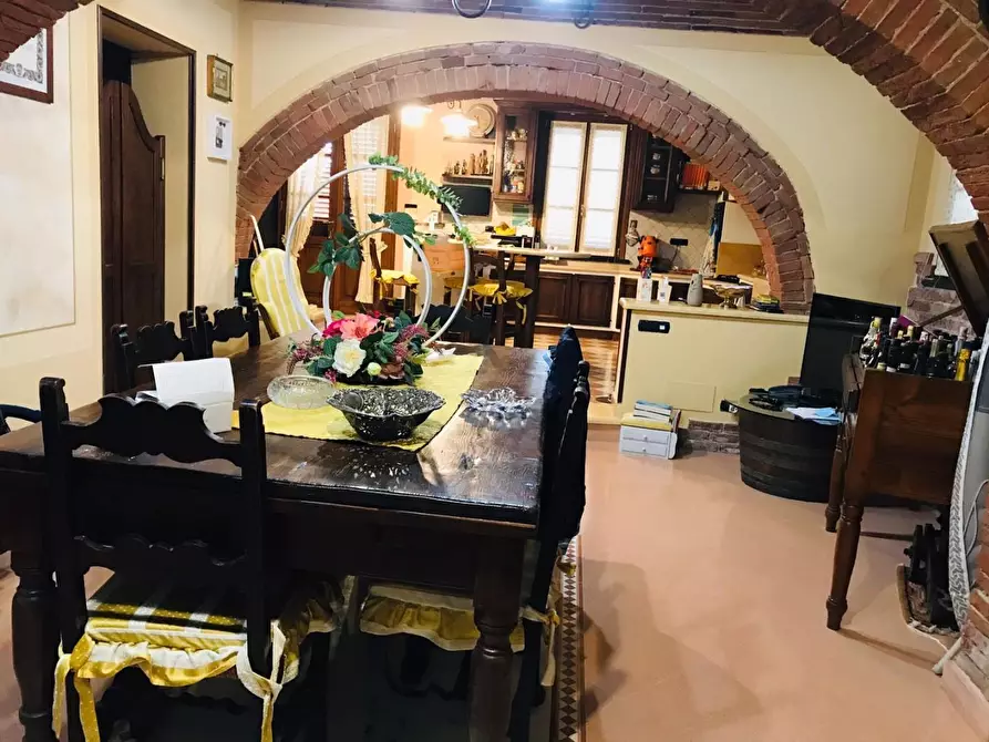 Immagine 2 di Rustico / casale in vendita  a Cascina