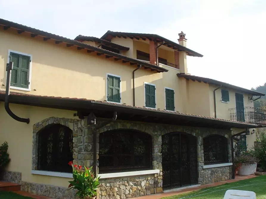 Immagine 14 di Villa in vendita  a Ortonovo