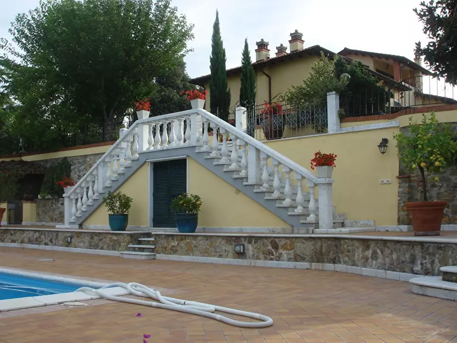 Immagine 13 di Villa in vendita  a Ortonovo