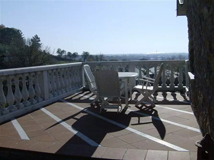 Immagine 3 di Villa in vendita  a Ortonovo