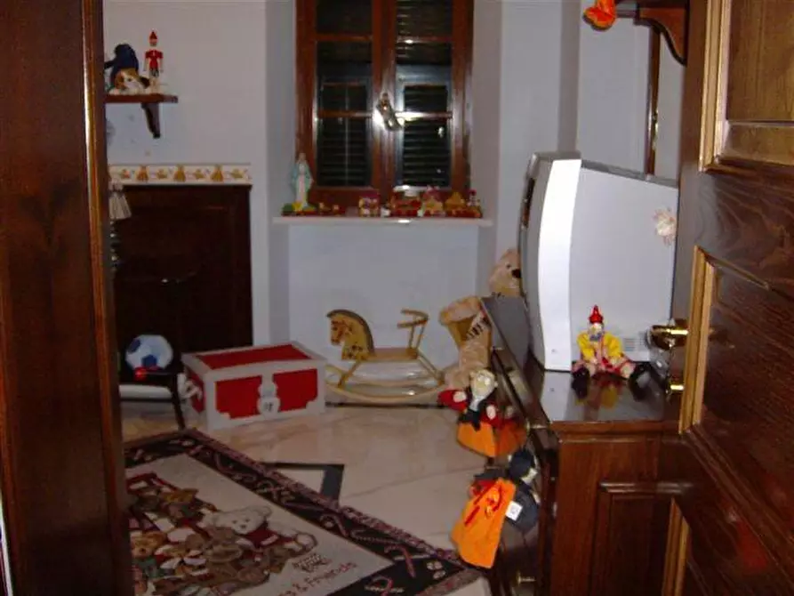 Immagine 9 di Villa in vendita  a Ortonovo