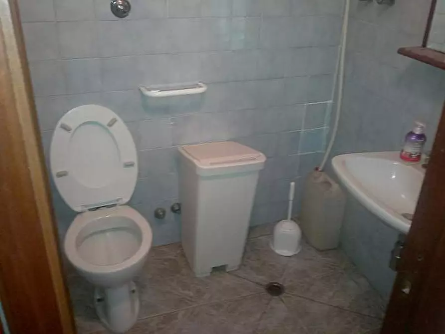 Immagine 6 di Locale commerciale in vendita  a Pisa