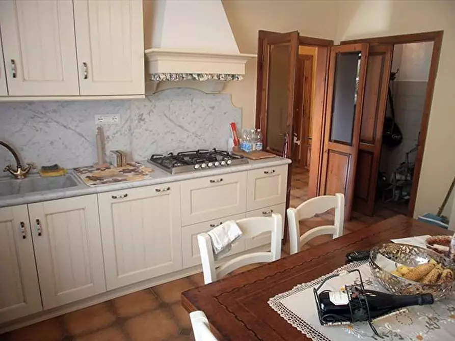 Immagine 9 di Casa bifamiliare in vendita  a Carrara