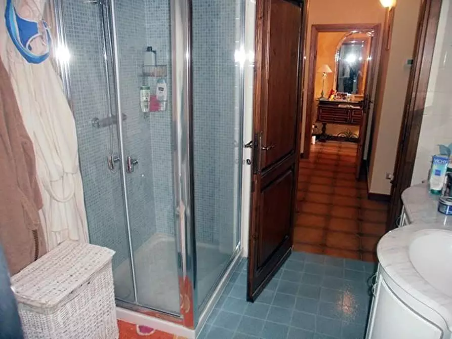 Immagine 16 di Casa bifamiliare in vendita  a Carrara