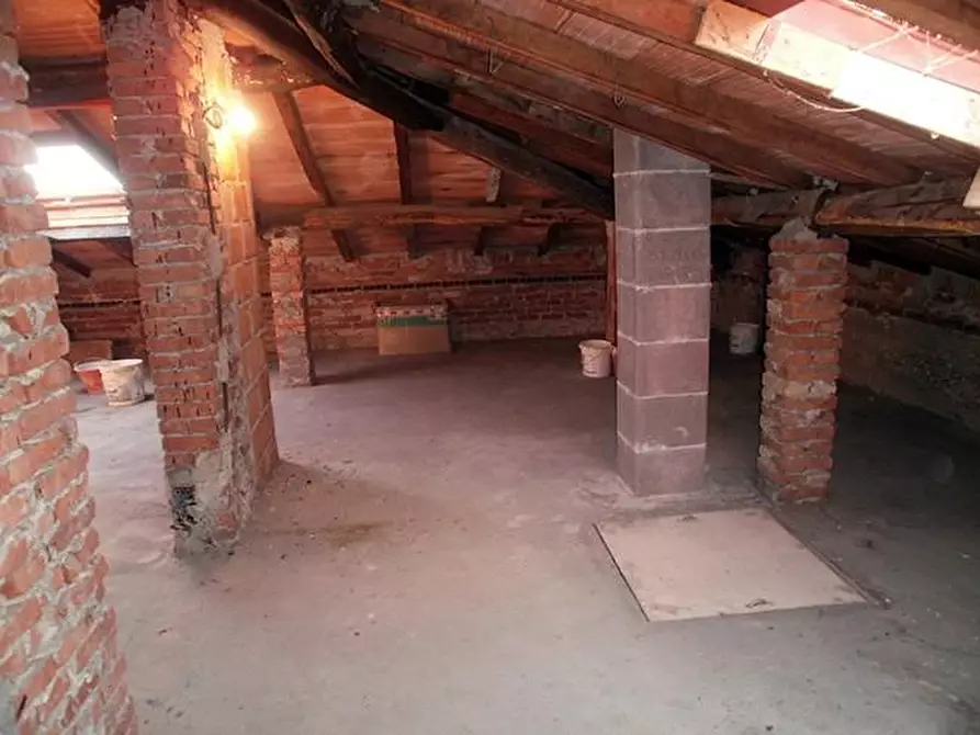 Immagine 21 di Casa bifamiliare in vendita  a Carrara