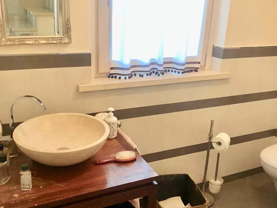 Immagine 7 di Villetta a schiera in vendita  a Massa