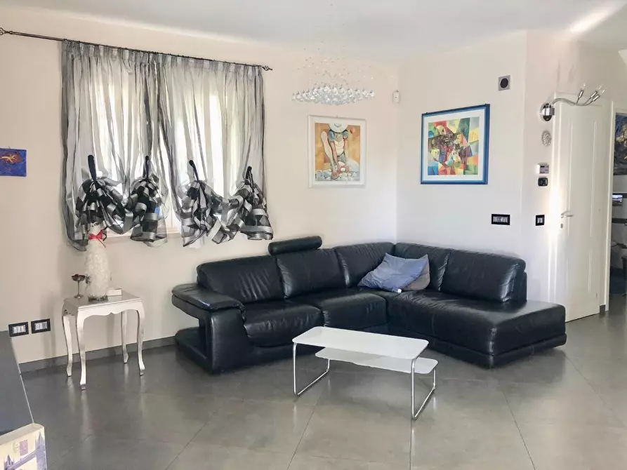 Immagine 3 di Villetta a schiera in vendita  a Massa