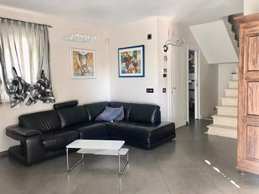 Immagine 4 di Villetta a schiera in vendita  a Massa