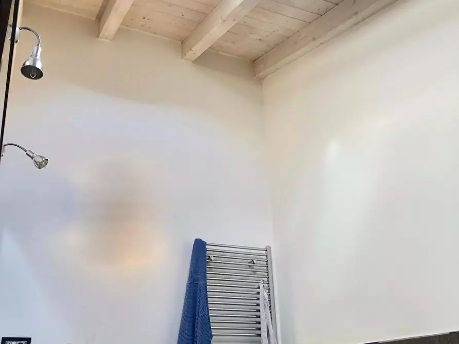 Immagine 25 di Villetta a schiera in vendita  a Massa