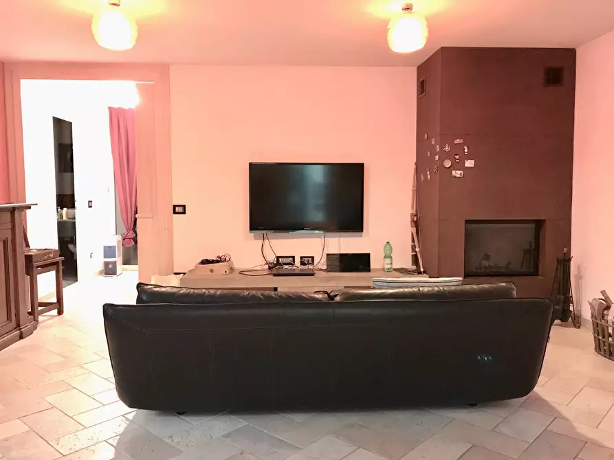 Immagine 28 di Villetta a schiera in vendita  a Massa