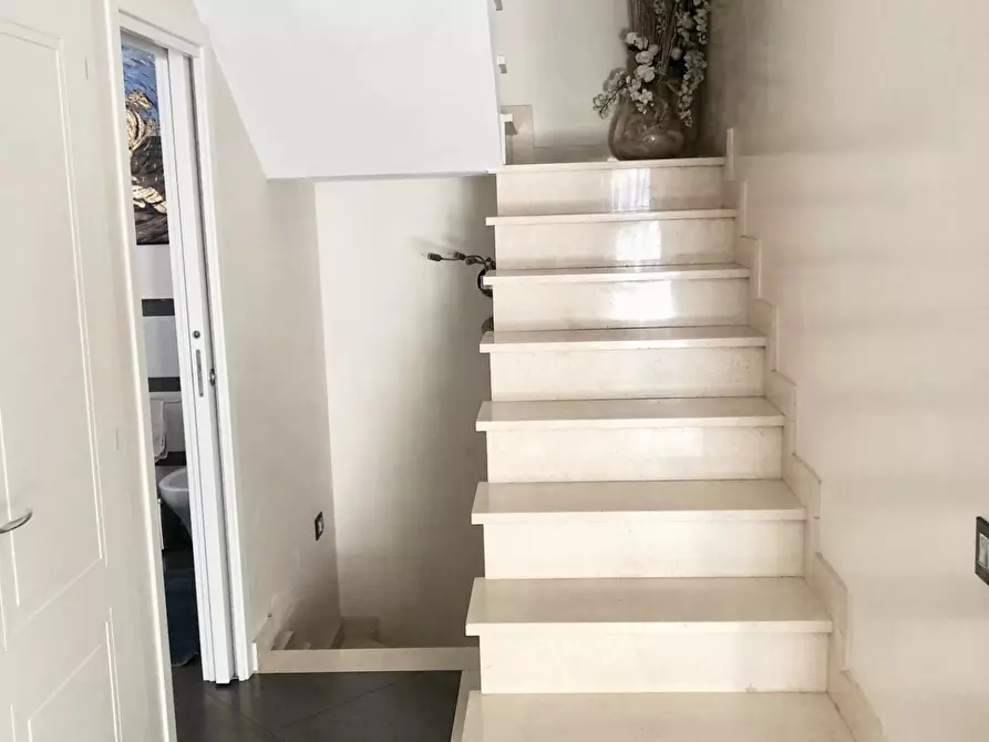 Immagine 8 di Villetta a schiera in vendita  a Massa