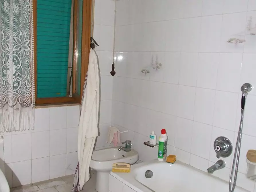 Immagine 14 di Casa indipendente in vendita  a Santa Maria A Monte