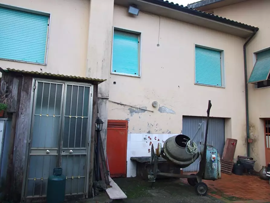 Immagine 4 di Casa indipendente in vendita  a Santa Maria A Monte