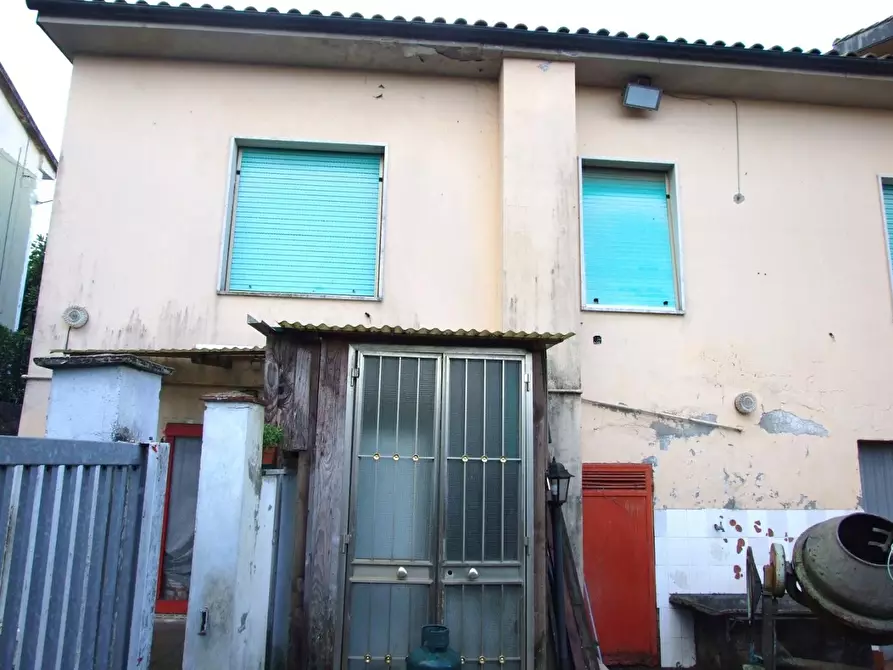 Immagine 3 di Casa indipendente in vendita  a Santa Maria A Monte